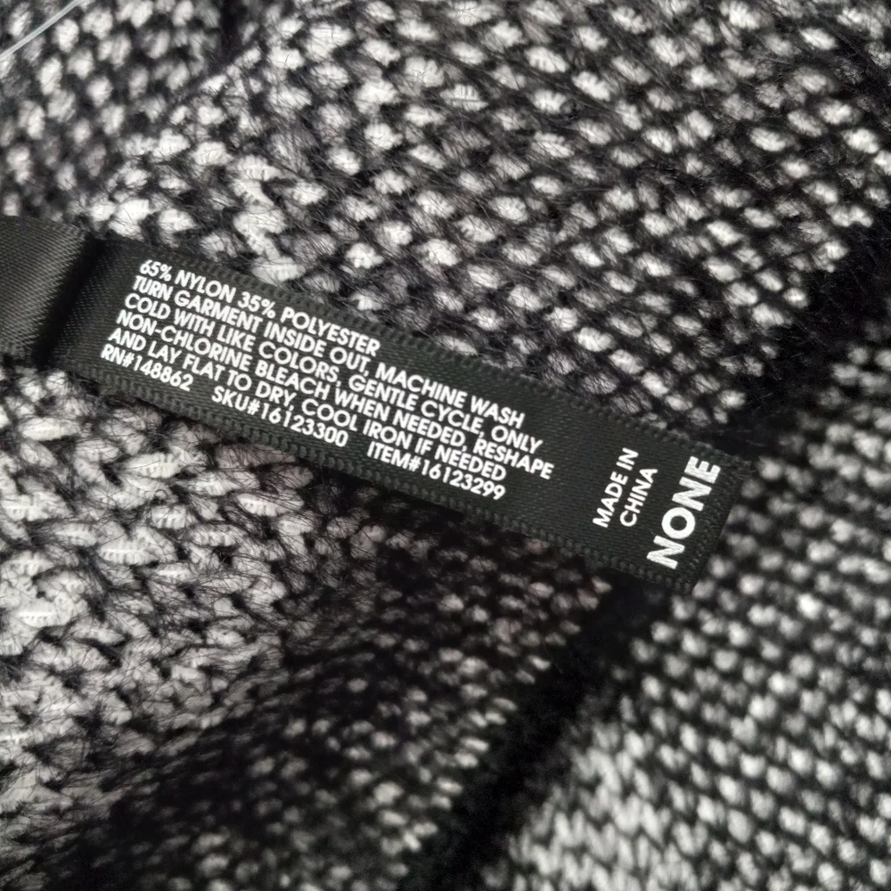 Torrid Allover Stars Black & White Oblong Blanket Scarf